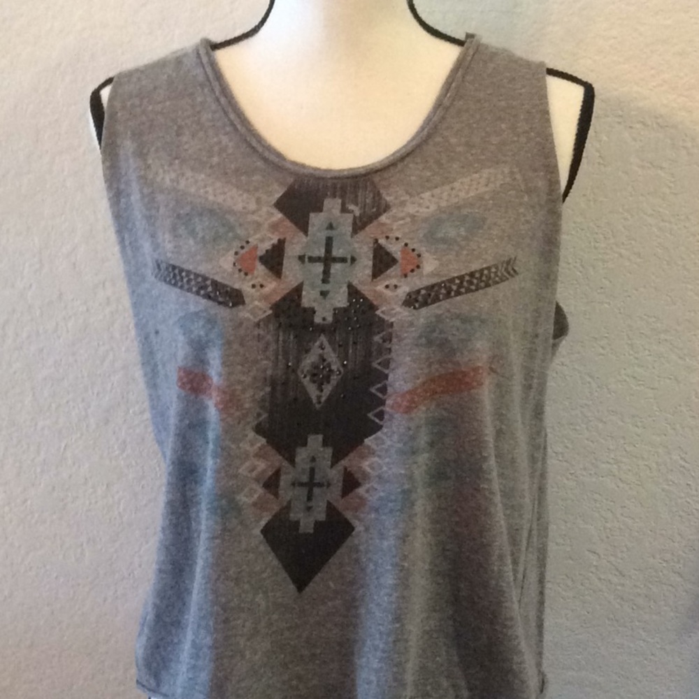 👚✨ ISSI Gray Tribal Sleeveless Crop Top - Size M